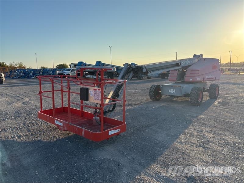 SkyJack SJ45T 4WD Diesel Telescopic Boom Lift Piattaforme a braccio telescopico