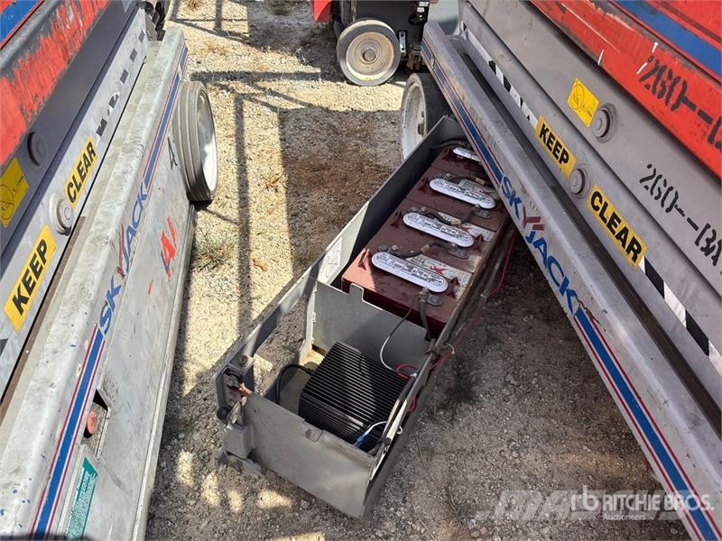 SkyJack SJ4620 رافعات مقصية الشكل