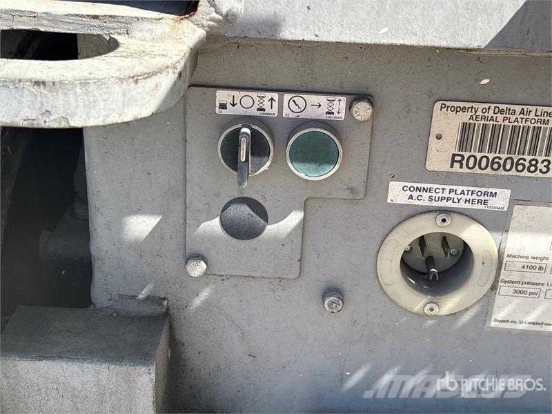SkyJack SJ4620 رافعات مقصية الشكل