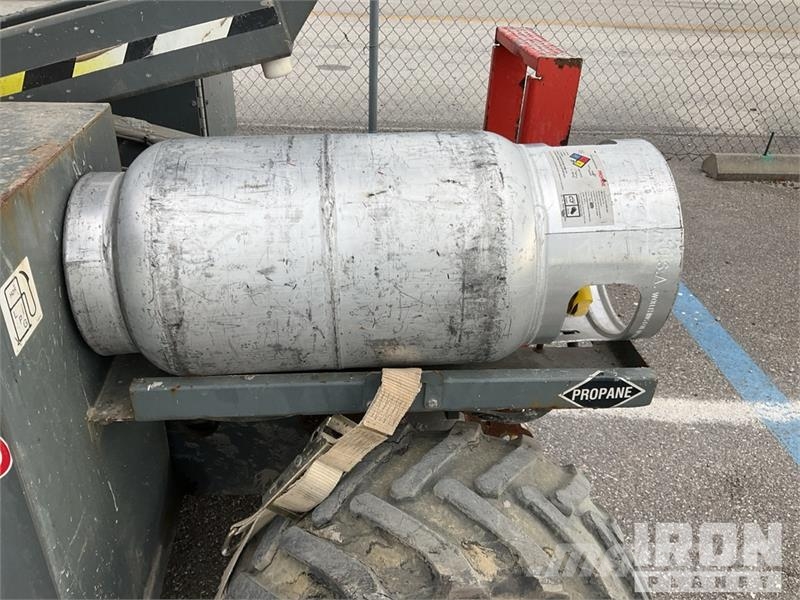 SkyJack SJ6832 RT رافعات مقصية الشكل