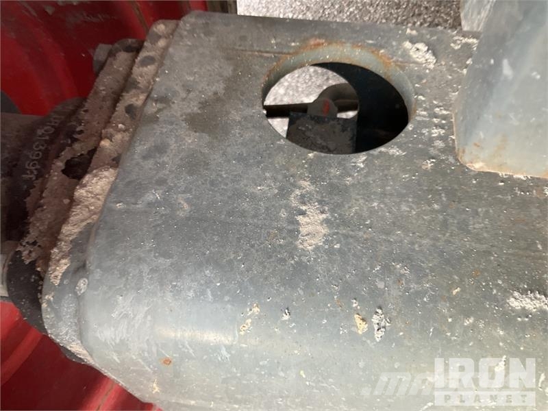 SkyJack SJ6832 RT رافعات مقصية الشكل