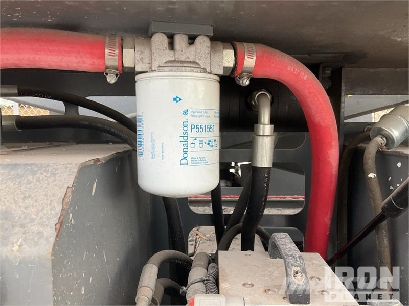 SkyJack SJ6832 RT رافعات مقصية الشكل
