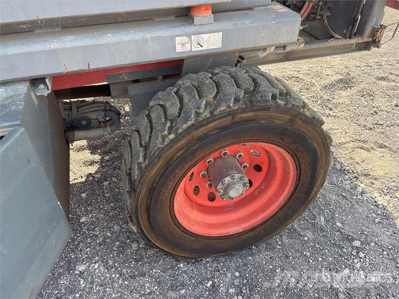 SkyJack SJ7135 Piattaforme a pantografo