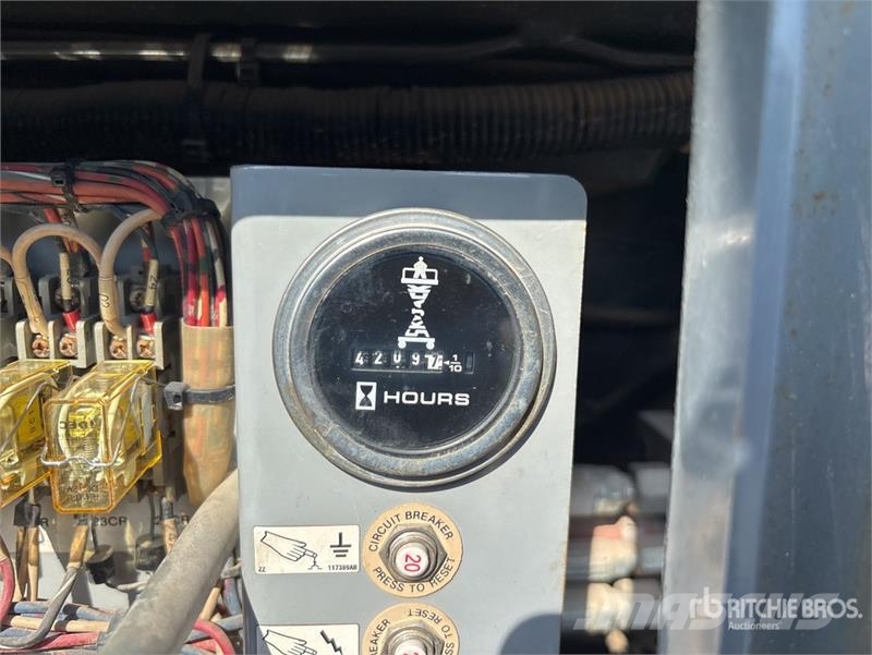 SkyJack SJ7135 Piattaforme a pantografo