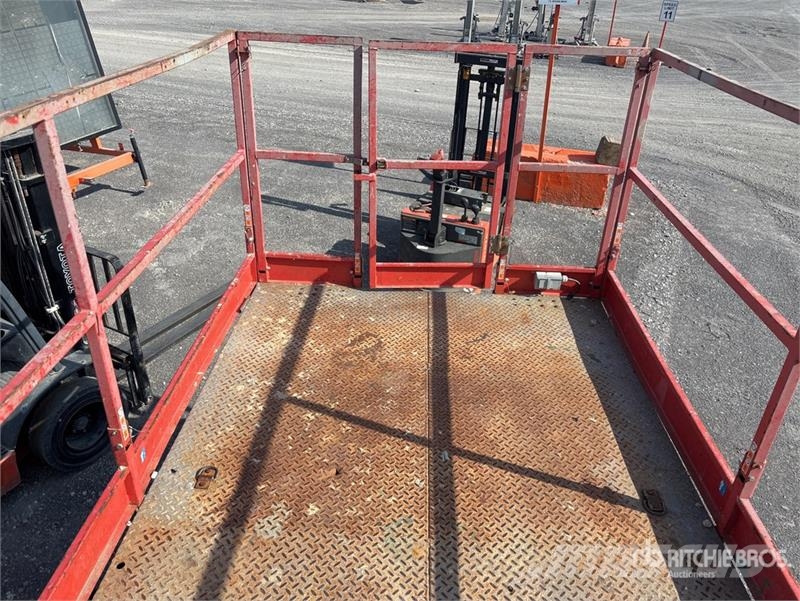 SkyJack SJ7135 Piattaforme a pantografo