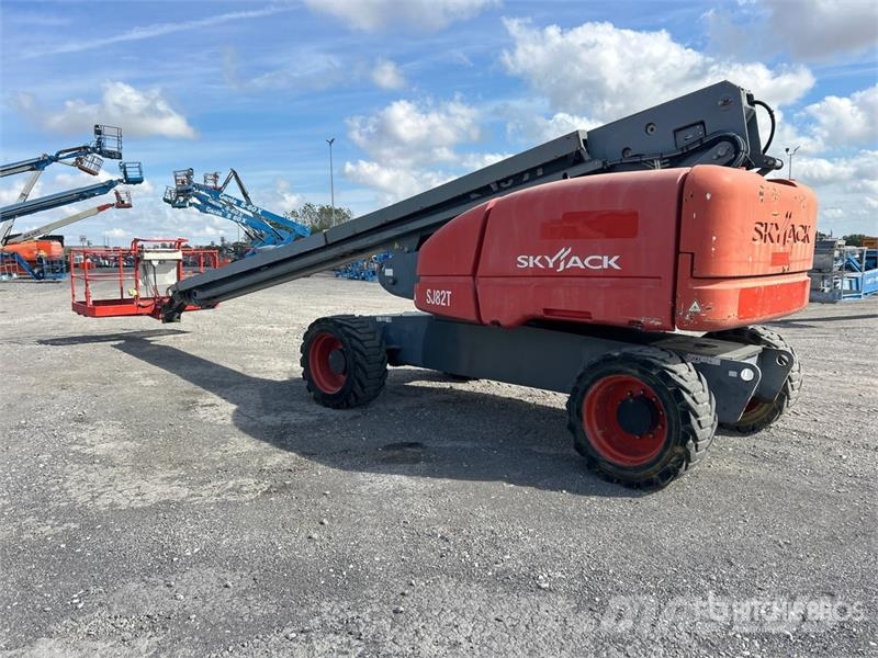 SkyJack SJ82T Telescopic Boom Lift Teleskopbühnen