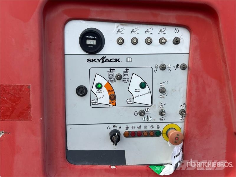 SkyJack SJ82T Telescopic Boom Lift Teleskopbühnen