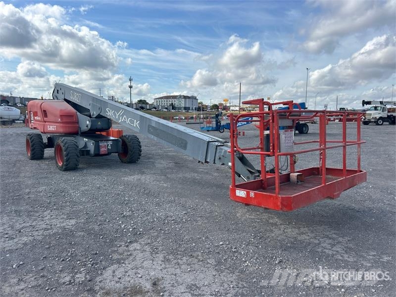 SkyJack SJ82T Telescopic Boom Lift Teleskopbühnen