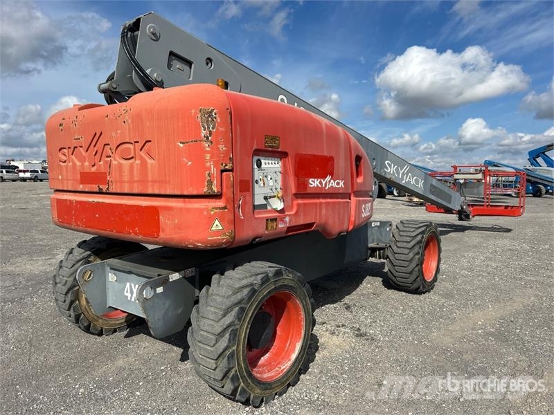 SkyJack SJ82T Telescopic Boom Lift Teleskopbühnen
