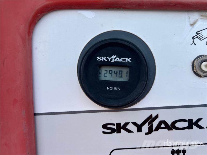 SkyJack SJ82T Telescopic Boom Lift Teleskopbühnen