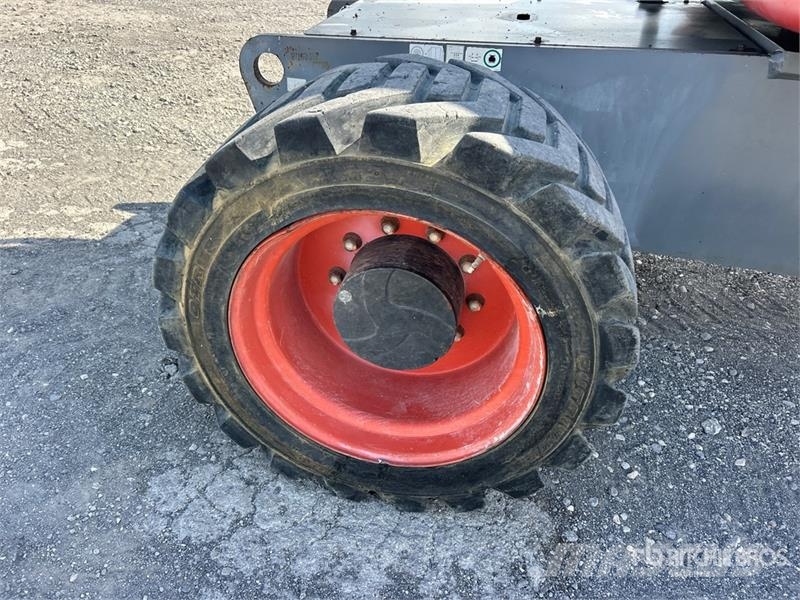 SkyJack SJ82T Telescopic Boom Lift Teleskopbühnen