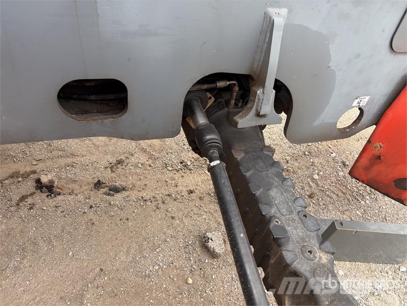 SkyJack SJ843TH Telehandler (Inoperable) مناولات متداخلة