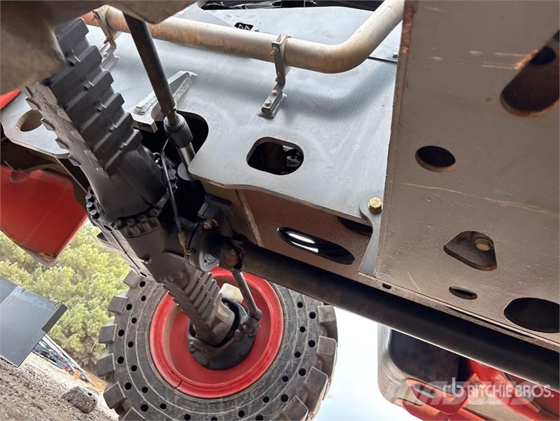 SkyJack SJ843TH Telehandler (Inoperable) مناولات متداخلة