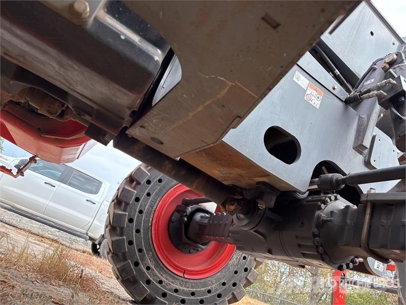 SkyJack SJ843TH Telehandler (Inoperable) مناولات متداخلة