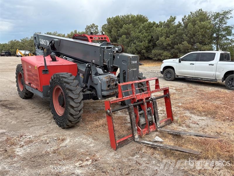 SkyJack SJ843TH Telehandler (Inoperable) مناولات متداخلة