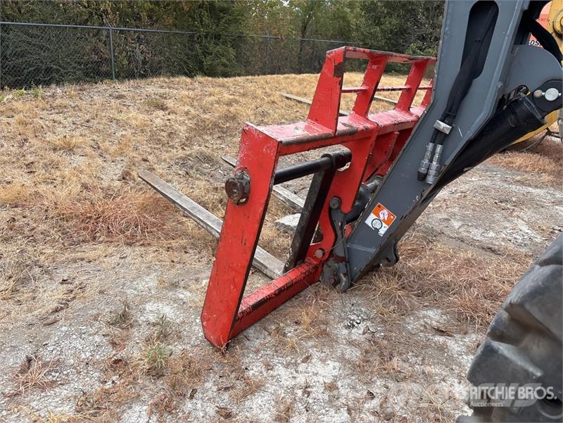 SkyJack SJ843TH Telehandler (Inoperable) مناولات متداخلة