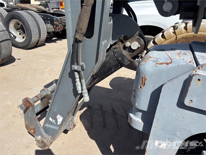 SkyJack SJ843TH Telehandler 텔러 핸들러
