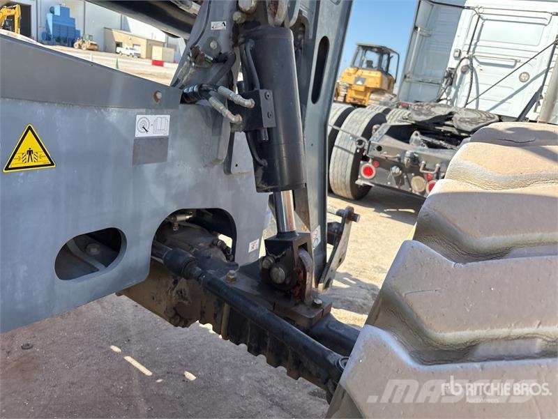 SkyJack SJ843TH Telehandler 텔러 핸들러