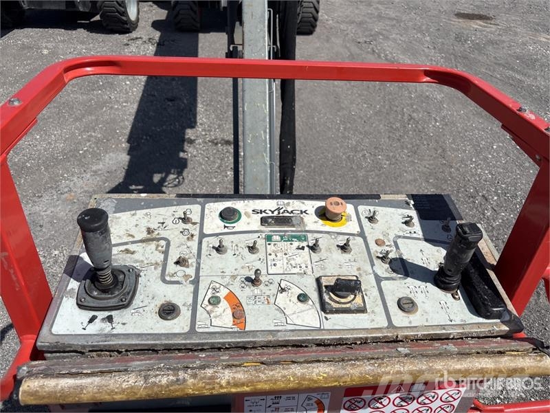 SkyJack SJ86T 4WD Diesel Telescopic Boom Lift Telescopic boom lifts