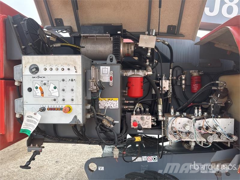 SkyJack SJ86T 4WD Diesel Telescopic Boom Lift Teleszkópos emelők