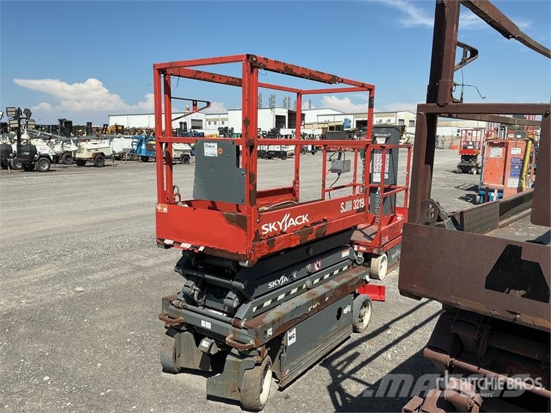SkyJack SJIII-3219 Electric Scissor Lift Škaraste platforme