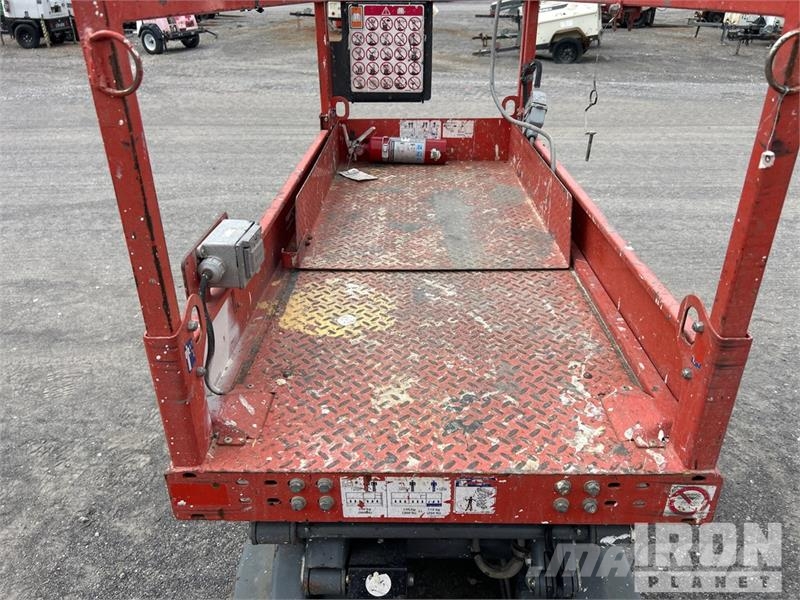 SkyJack SJIII-3219 Electric Scissor Lift Käärtõstukid
