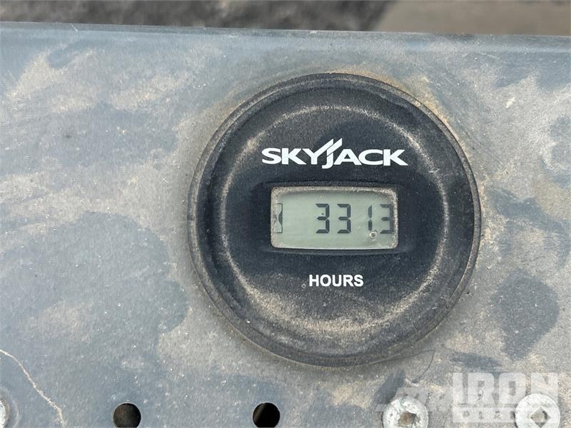 SkyJack SJIII-3219 Electric Scissor Lift Käärtõstukid