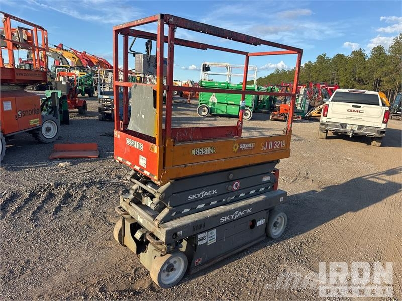 SkyJack SJIII-3219 Electric Scissor Lift Scissor lifts