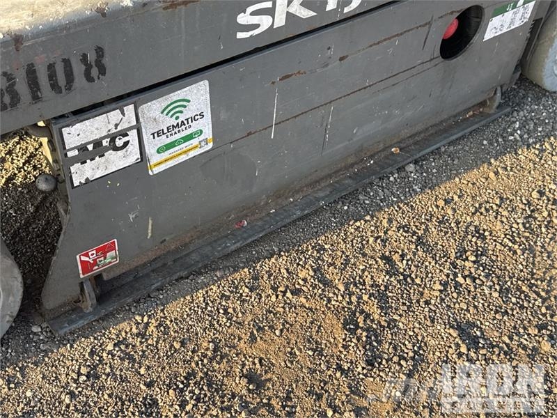 SkyJack SJIII-3219 Electric Scissor Lift Scissor lifts