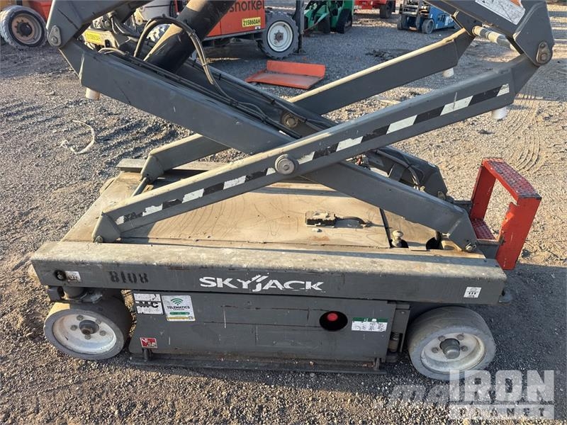 SkyJack SJIII-3219 Electric Scissor Lift Scissor lifts