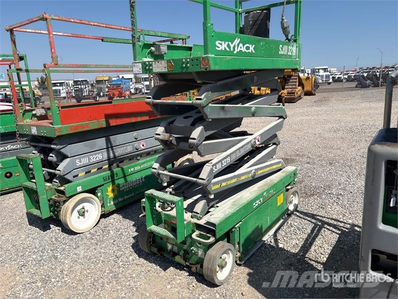 SkyJack SJIII-3219 Electric Scissor Lift رافعات مقصية الشكل