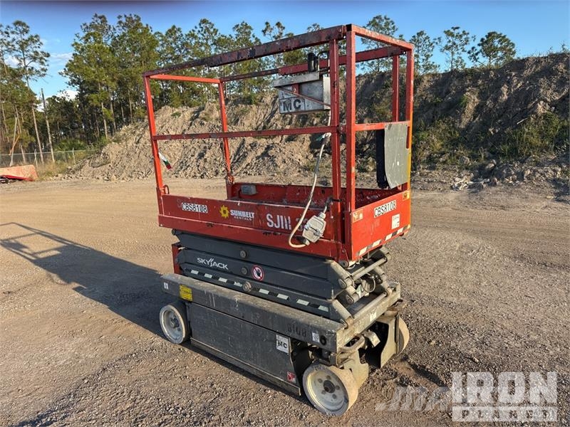 SkyJack SJIII-3219 Electric Scissor Lift Scissor lifts
