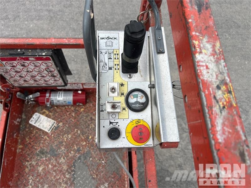 SkyJack SJIII-3219 Electric Scissor Lift Käärtõstukid
