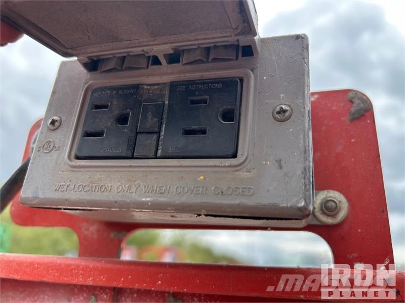 SkyJack SJIII-3219 Electric Scissor Lift Käärtõstukid