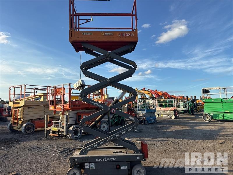 SkyJack SJIII-3219 Electric Scissor Lift Scissor lifts