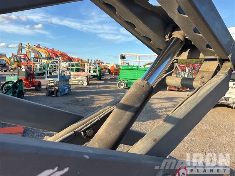 SkyJack SJIII-3219 Electric Scissor Lift Scissor lifts