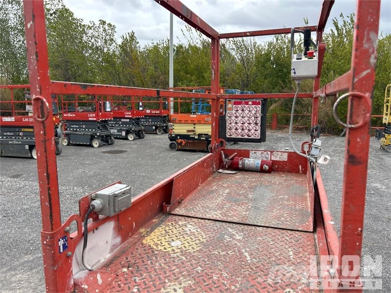 SkyJack SJIII-3219 Electric Scissor Lift Käärtõstukid