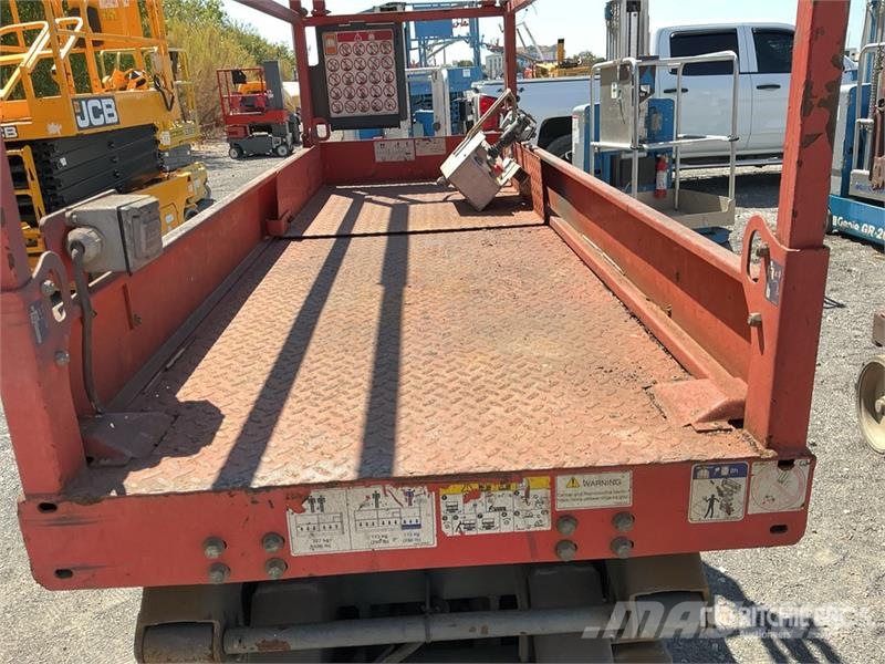 SkyJack SJIII 3226 Electric Scissor Lift Škaraste platforme