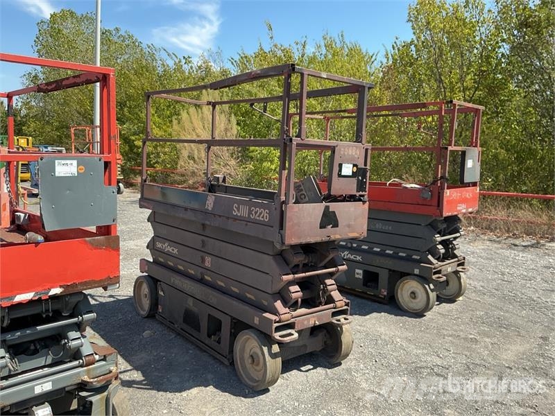 SkyJack SJIII 3226 Electric Scissor Lift Škaraste platforme