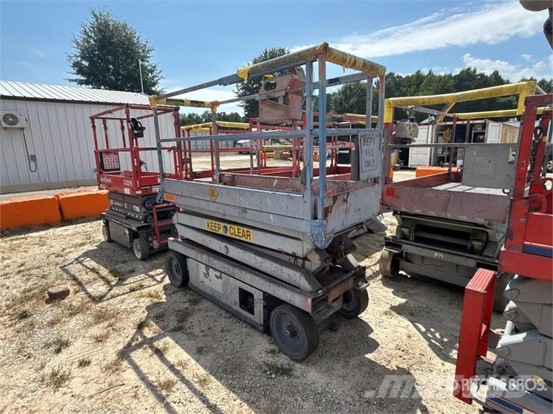 SkyJack SJIII3220 Electric Scissor Lift رافعات مقصية الشكل