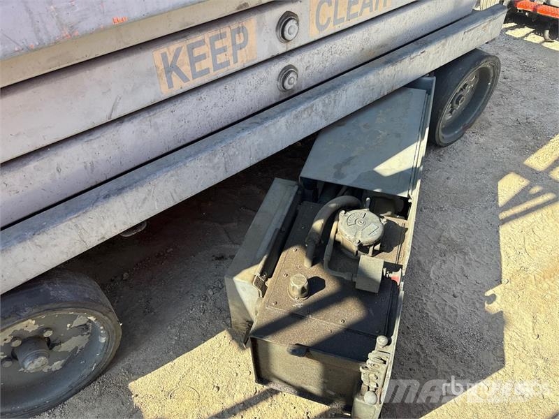 SkyJack SJIII3220 Electric Scissor Lift Elevadores de tesoura