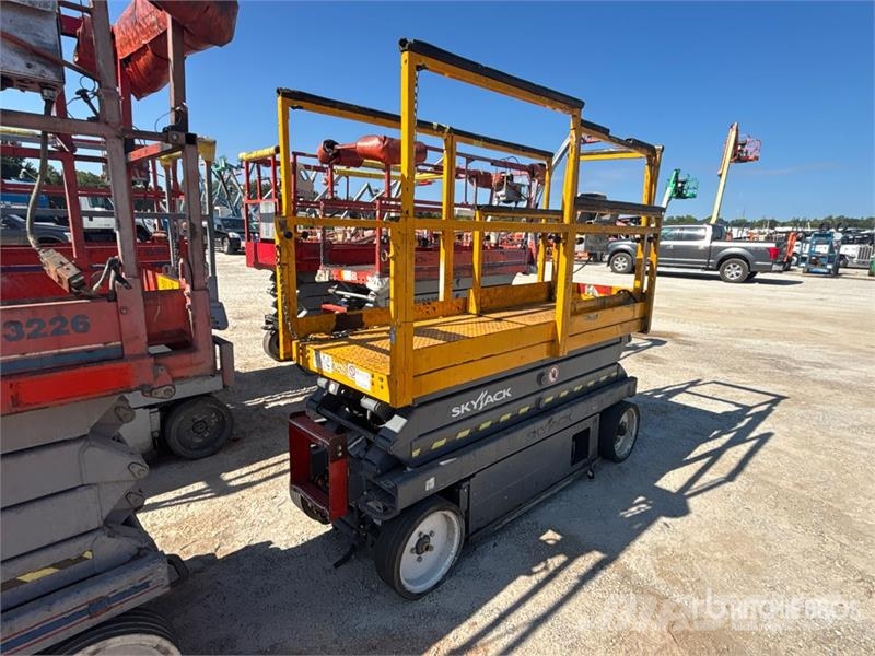 SkyJack SJIII3220 Electric Scissor Lift Elevadores de tesoura