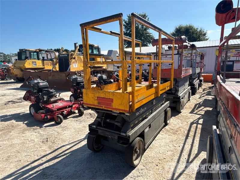 SkyJack SJIII3220 Electric Scissor Lift Elevadores de tesoura