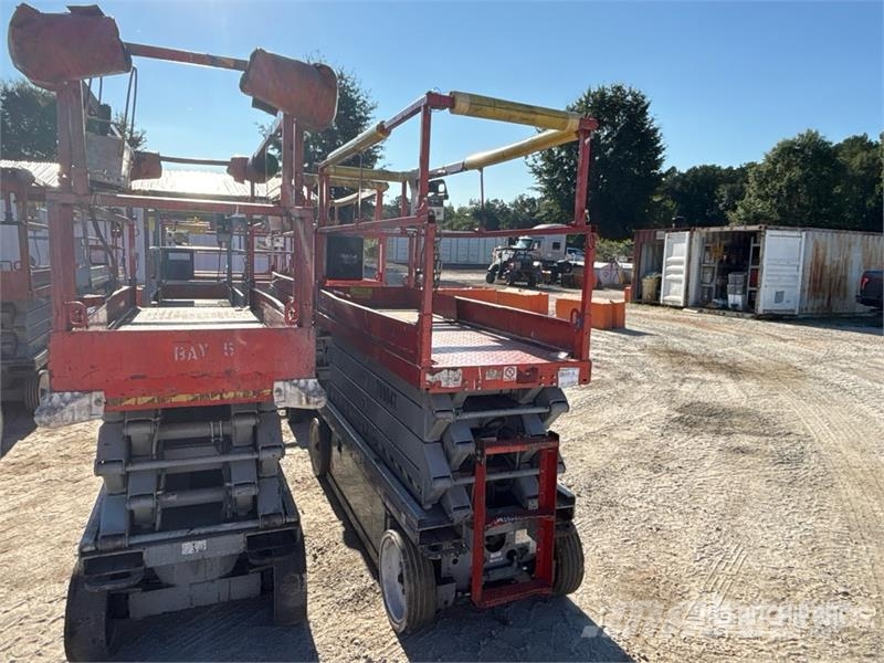 SkyJack SJIII3226 Electric Scissor Lift رافعات مقصية الشكل