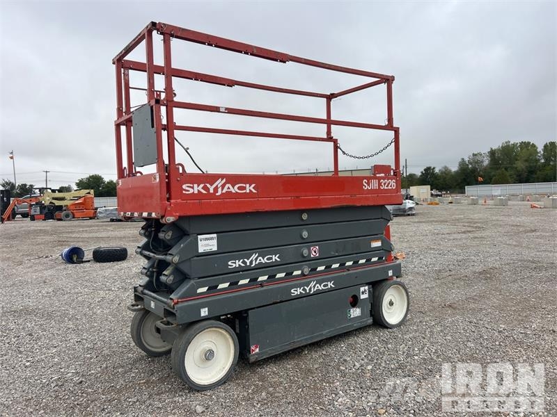 SkyJack SJIII3226 Electric Scissor Lift Käärtõstukid