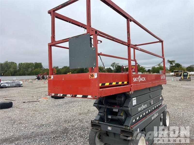 SkyJack SJIII3226 Electric Scissor Lift Käärtõstukid