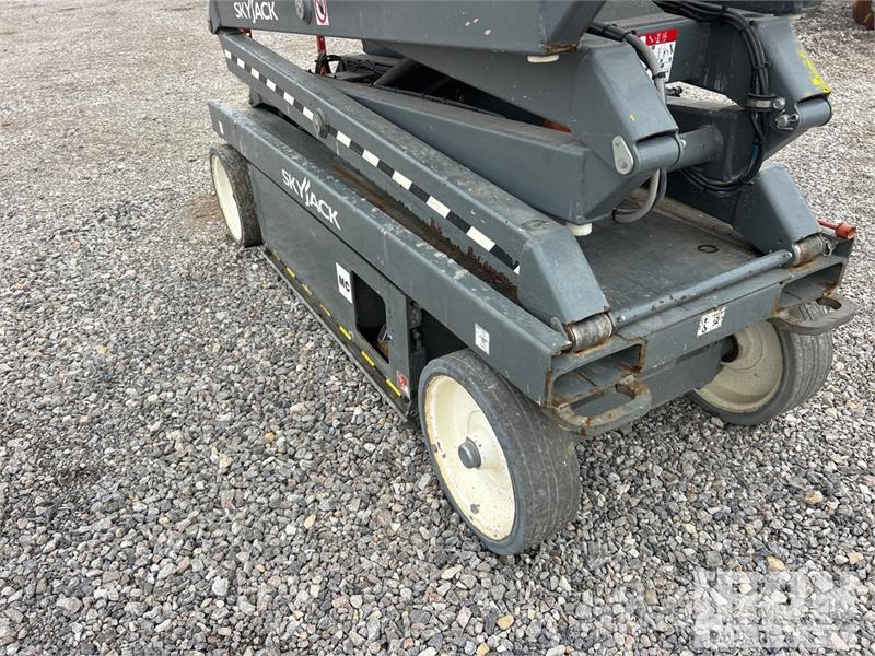 SkyJack SJIII3226 Electric Scissor Lift Käärtõstukid