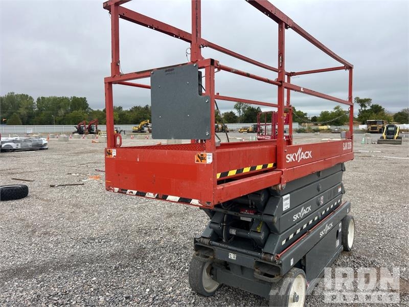 SkyJack SJIII3226 Electric Scissor Lift Käärtõstukid