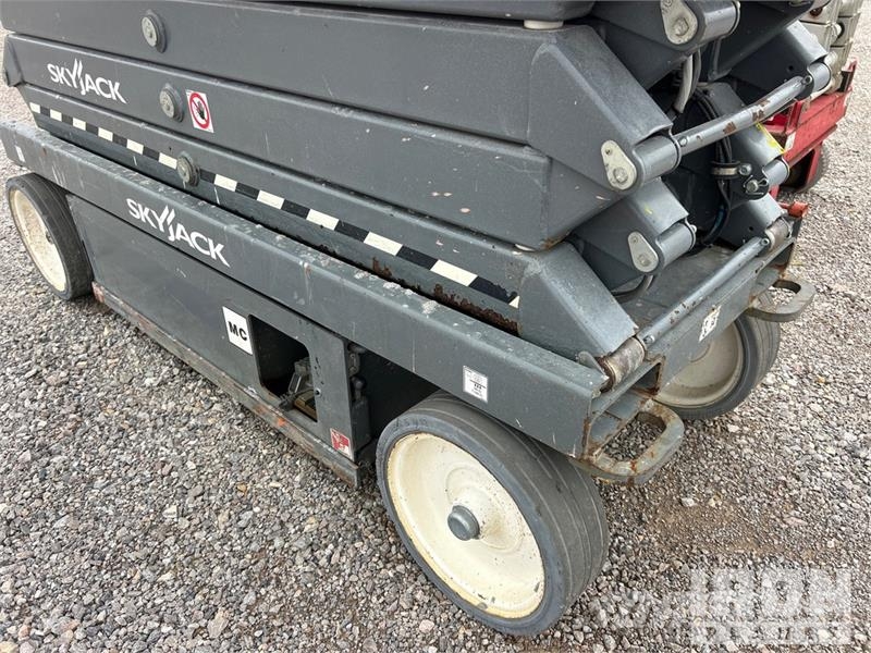 SkyJack SJIII3226 Electric Scissor Lift Käärtõstukid