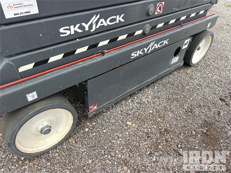 SkyJack SJIII3226 Electric Scissor Lift Käärtõstukid